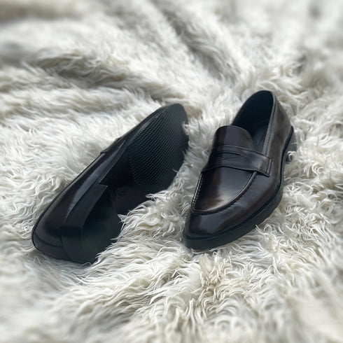 Alonso - Meticulously hand crafted penny loafer in the very beautiful Timber patina