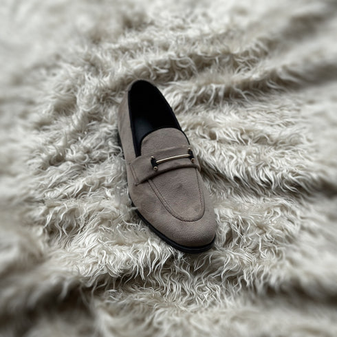 Carlyle - Horse-bit loafer in beige velvet