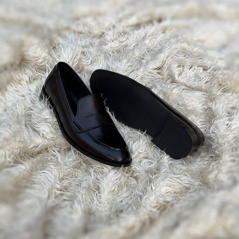 Gareth - Single component Penny loafer with a modern pattern design. Made from the finest soft crust calf leather. Finished in the very beautiful Dark Pecan patina.