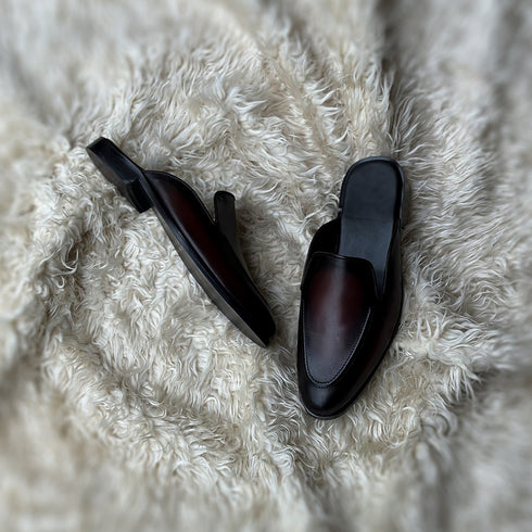 Gabe - Single component Mule with hand-stitch detailing. Made from soft calf leather. Finished in the beautiful Cinder patina