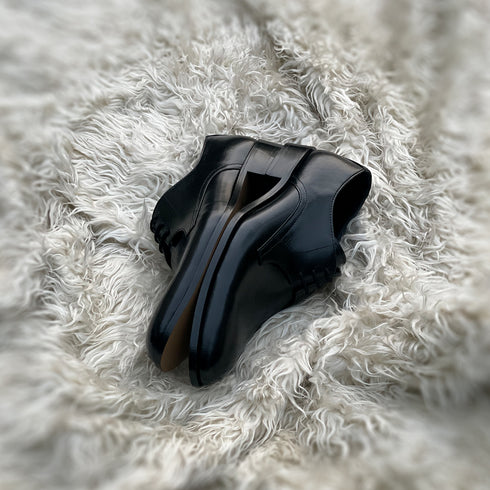 Ian - Two component derby made from the finest Black Calf leather.