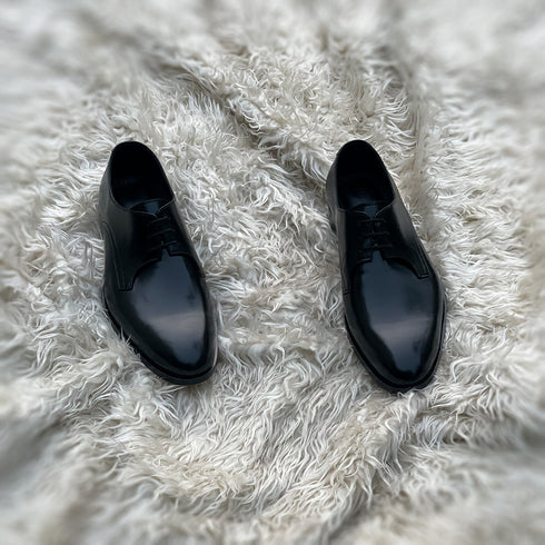 Ian - Two component derby made from the finest Black Calf leather.