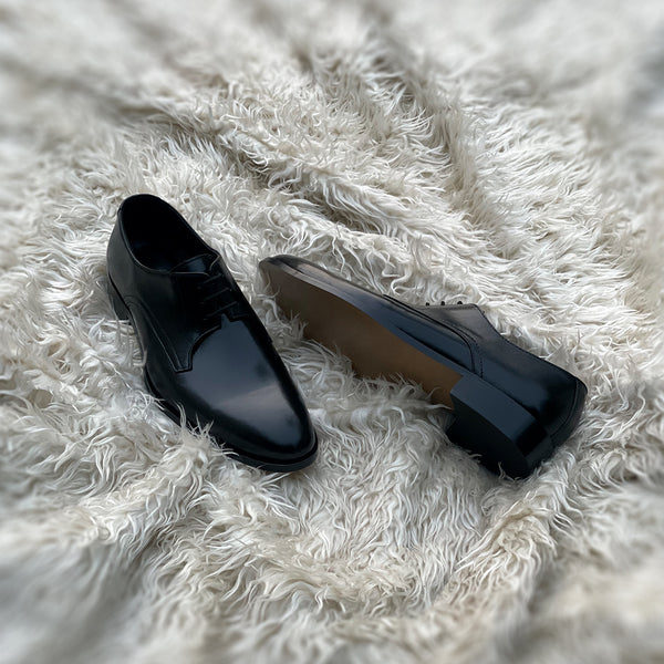 Ian - Two component derby made from the finest Black Calf leather.