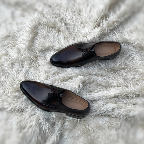 Keith - Two component derby made from the finest Crust calf leather. Elegant toe medallion detailing and 3 eyelet closure. Finished in the very beautiful Walnut patina