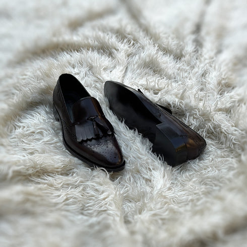 Martin - Fringe Tassel loafer with a Win-tip vamp and brogue detailing. Finished in the beautiful Chocolate patina.