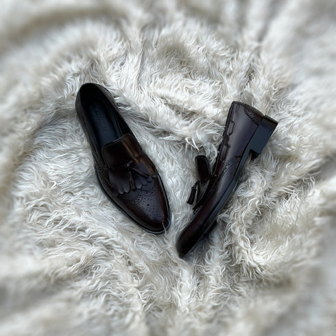 Martin - Fringe Tassel loafer with a Win-tip vamp and brogue detailing. Finished in the beautiful Chocolate patina.