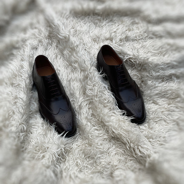 Trent - Wingtip Oxford with beautiful toe medallion and spade leather sole