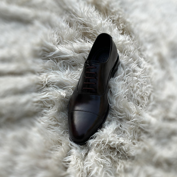 Tyler - Cap Toe Oxford, made from the finest, soft Crust Calf leather. Finished in the very beautiful Ebony patina.