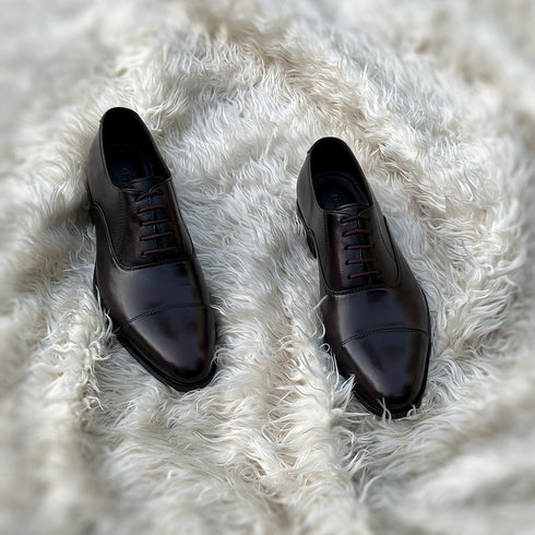 Tyler - Cap Toe Oxford, made from the finest, soft Crust Calf leather. Finished in the very beautiful Ebony patina.