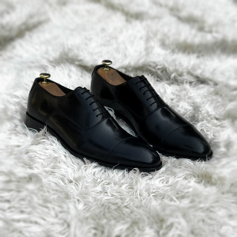 Tyler - Cap Toe Oxford, made from the finest black calf leather. Soft inner cow leather lining and vegetable tanned leather sole