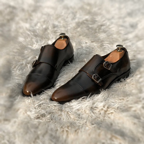 Russell - Double Monk Strap in the beautiful Caramel patina. Made from the finest calf leather, soft inner cow leather lining & vegetable tanned leather sole