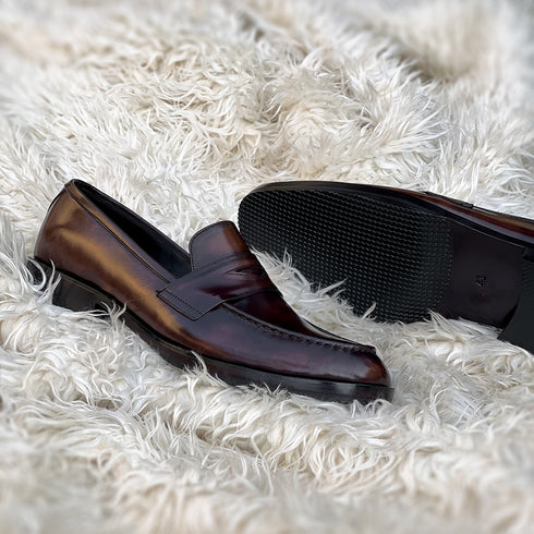 Alonso - Penny loafer made from the finest Calf leather. Soft inner cow leather lining and vegetable tanned leather mid-sole. Additional Vibram out-sole protector for maximum durability. FInished in the beautiful Butterscotch patina