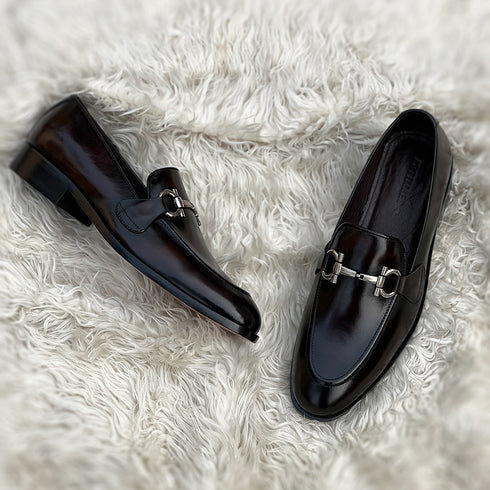 Fabio - Horse bit loafer made from Soft Calf leather with solid dye-casted accessory. Meticulously finished in Oxblood patina. Top view