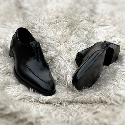 Warren - Whole-cut with hand stitch pseudo apron and back counter detailing. Made from high quality black calf leather