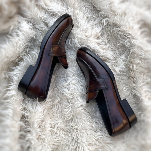 Alonso - Penny loafer made from the finest Calf leather. Soft inner cow leather lining and vegetable tanned leather mid-sole. Additional Vibram out-sole protector for maximum durability. FInished in the beautiful Butterscotch patina