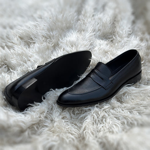 Jacob - Meticulously hand-crafted Penny loafer using the finest cow pebble grain leather.