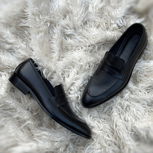 Jacob - Meticulously hand-crafted Penny loafer using the finest cow pebble grain leather.