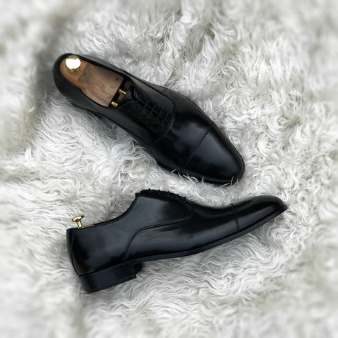 Tyler - Cap Toe Oxford, made from the finest black calf leather. Soft inner cow leather lining and vegetable tanned leather sole