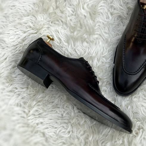 Warren - Whole-cut with hand stitch pseudo apron and back counter. Finished in the beautiful Dark Oak patina